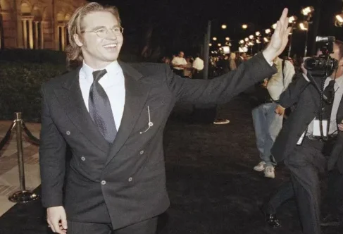 Beyond the Spotlight: Val Kilmer’s Journey of Love, Loss, and Recovery.